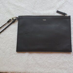 NWOT Tumi Black Leather Wristlet